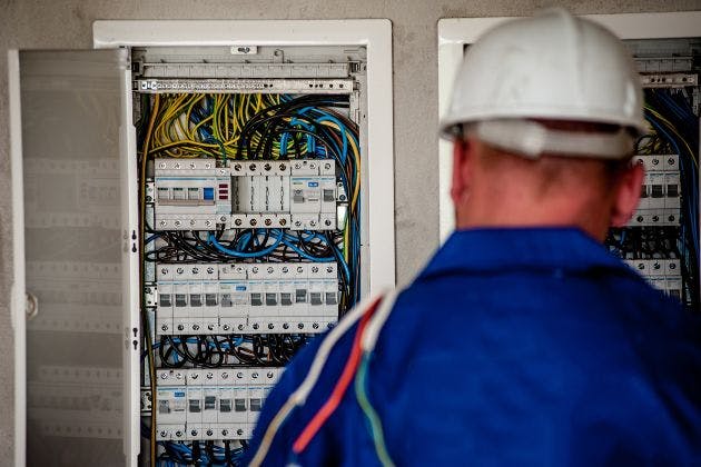 How Do I Check If An Electrician Is Fully Qualified?
